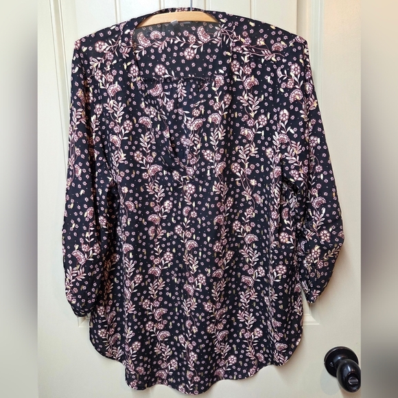 Maurices Floral Top Size Large Gold Fecks Roll Tab Sleeves Lightweight Womens - Picture 1 of 16